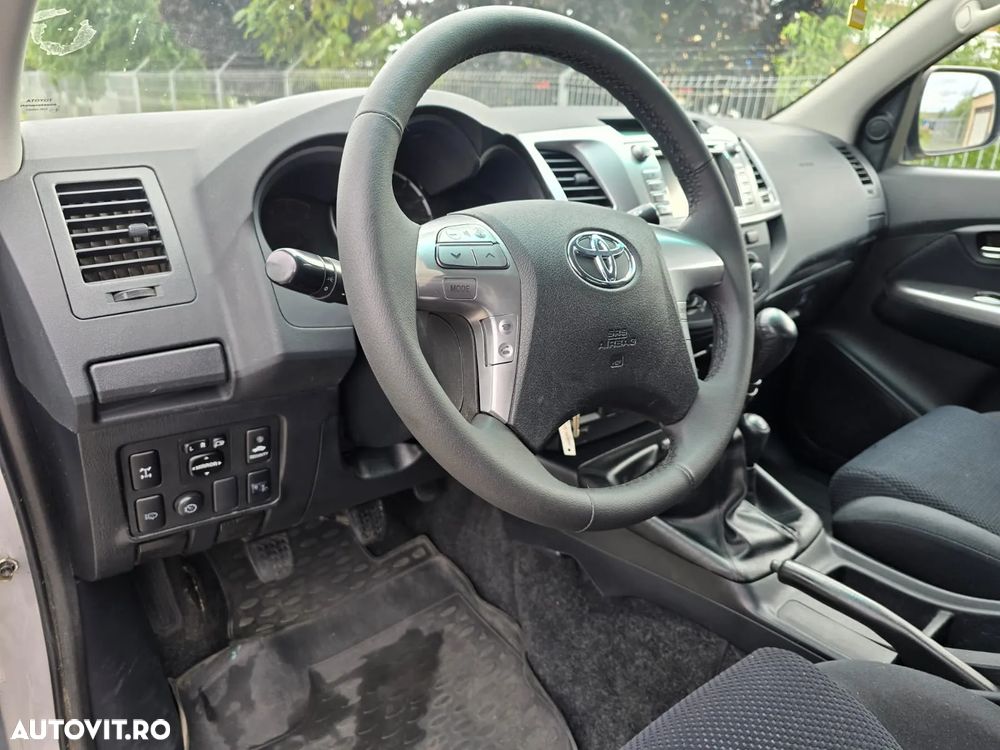 Toyota Hilux 4x4 Cabina Dubla Comfort - 7