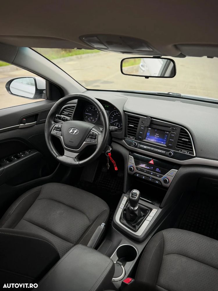 Hyundai Elantra 1.6 MPi Highway - 9