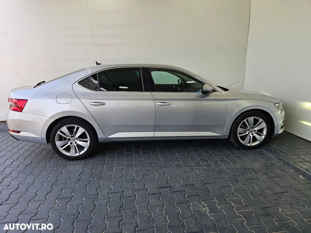 Skoda Superb 2.0 TDI 4X4 DSG Style - 31