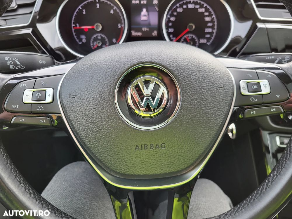 Volkswagen Touran 2.0 TDI Highline - 22