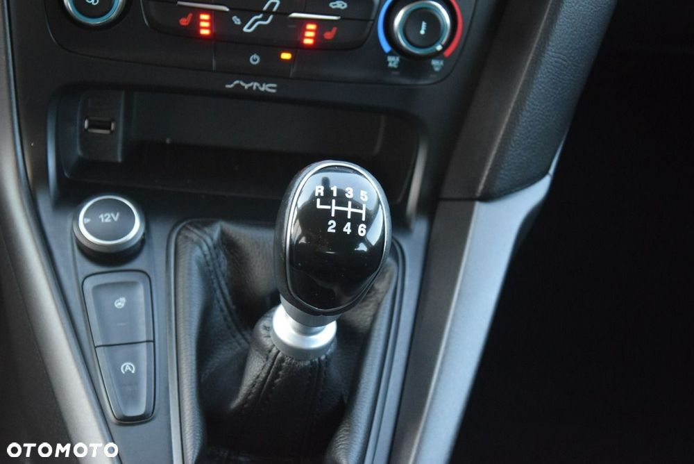 Ford Focus 1.5 EcoBlue STart-Stopp-System TITANIUM - 27