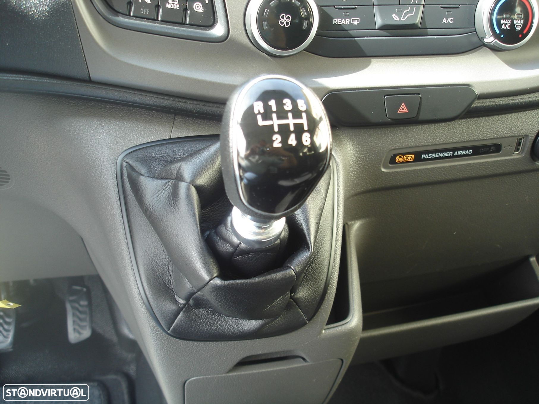 Ford Transit - 12