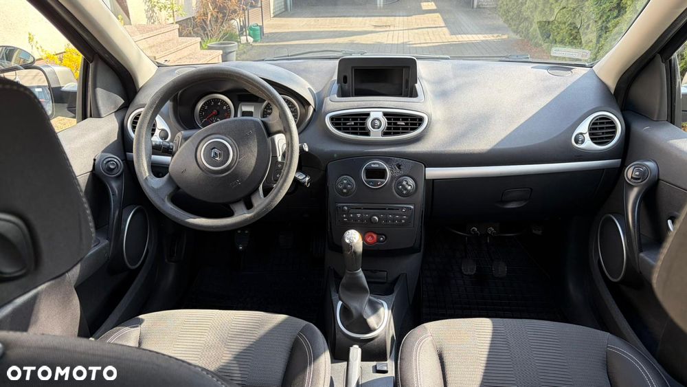 Renault Clio TCe 100 TomTom Edition - 17