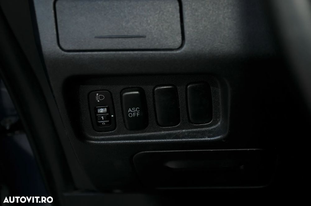 Mitsubishi Outlander - 17