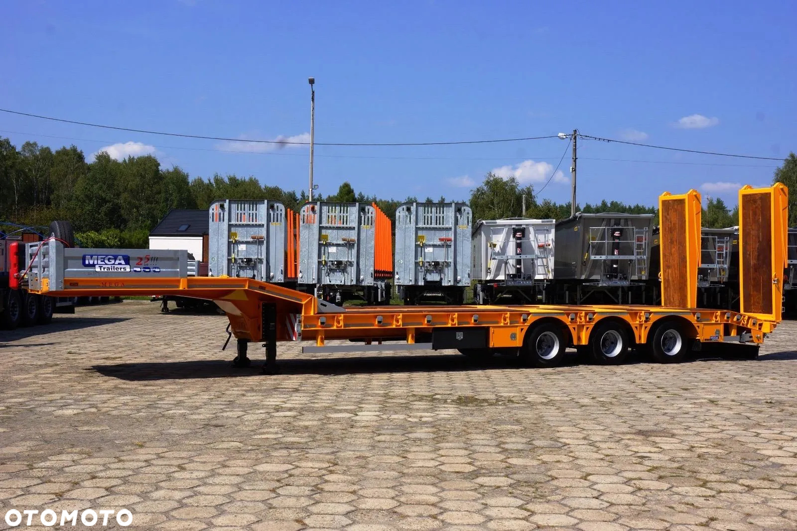 Inny LW3 NISKOPODWOZIOWA 3 OSIOWA 13.600mm z najazdami hydraulicznymi - 3