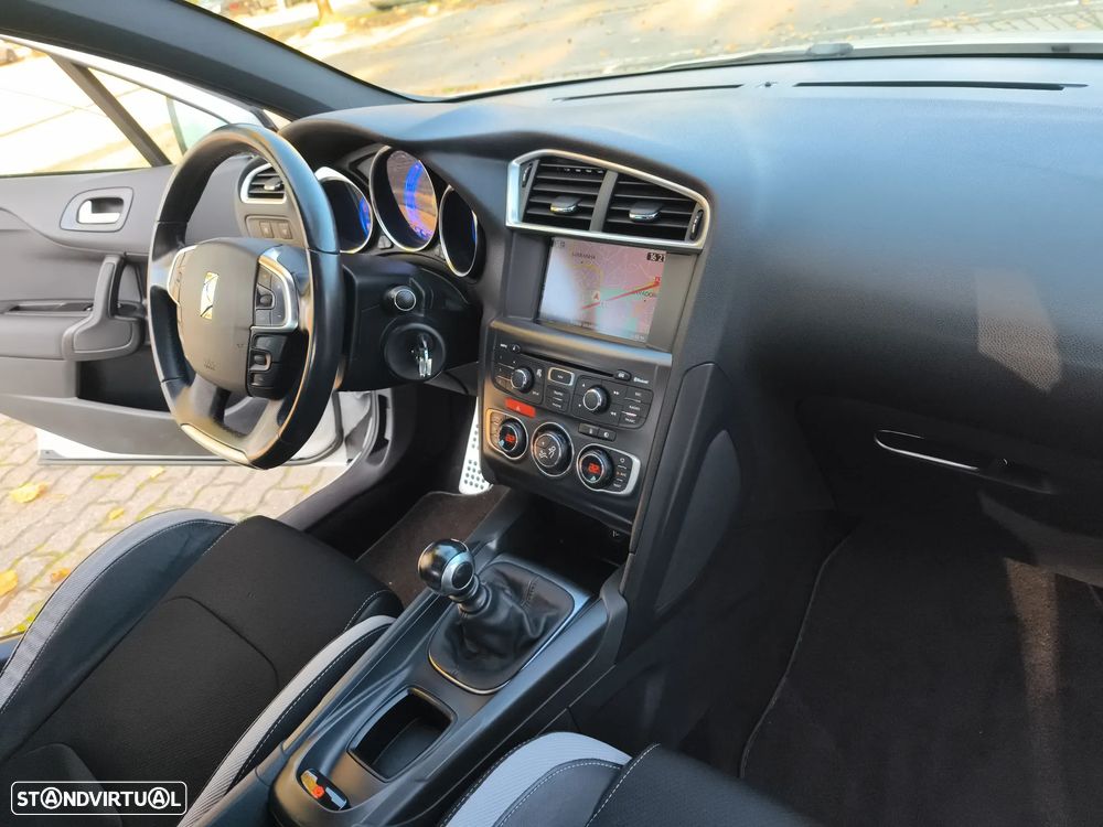 Citroën DS4 1.6 HDi So Chic - 13