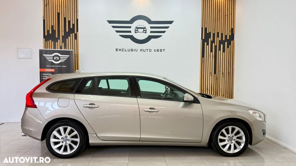 Volvo V60 T3 Kinetic - 12