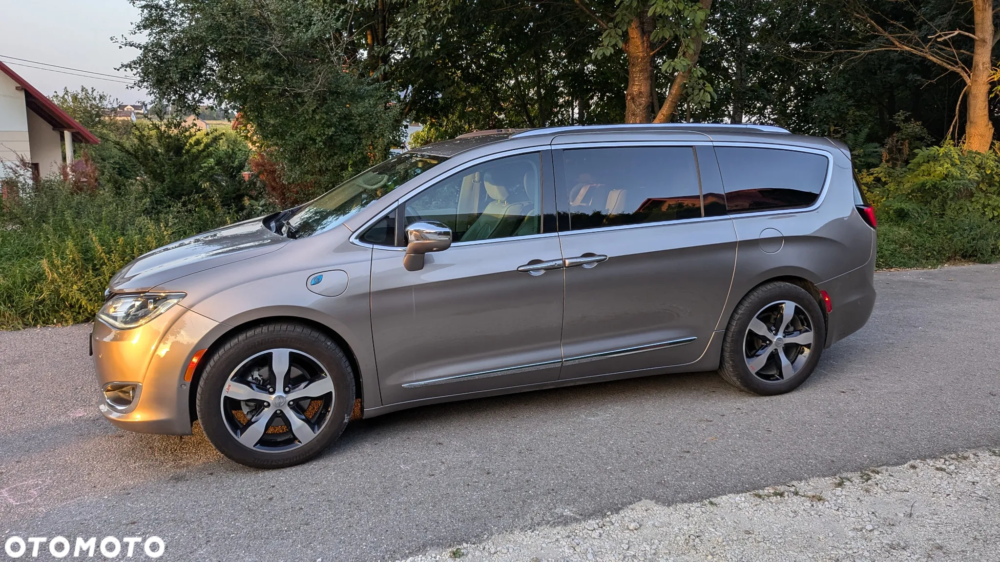 Chrysler Pacifica - 5