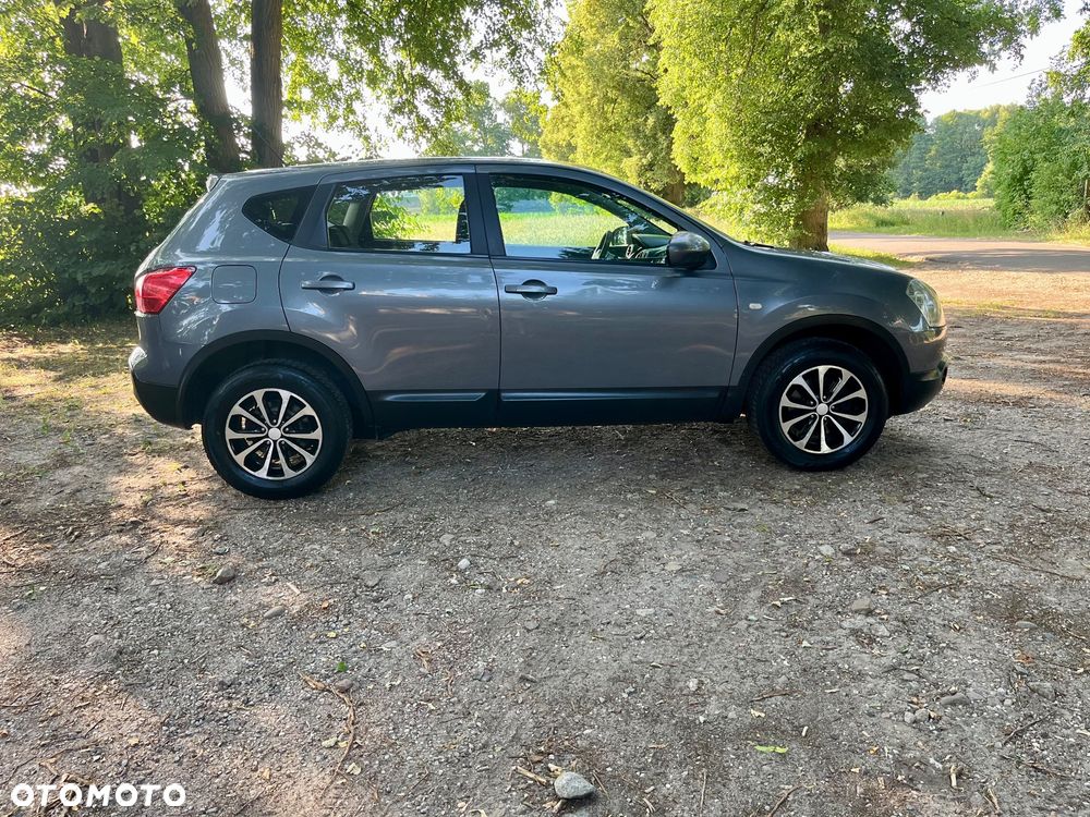 Nissan Qashqai 2.0 4x4 Tekna Premium - 4
