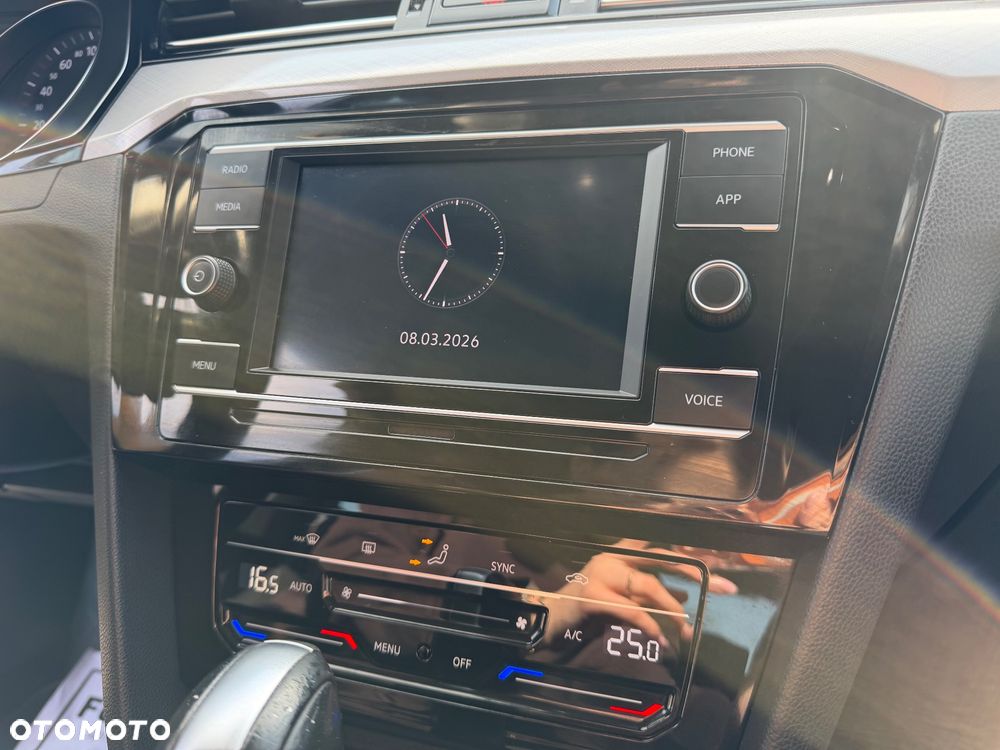 Volkswagen Passat 2.0 TDI EVO Business DSG - 26