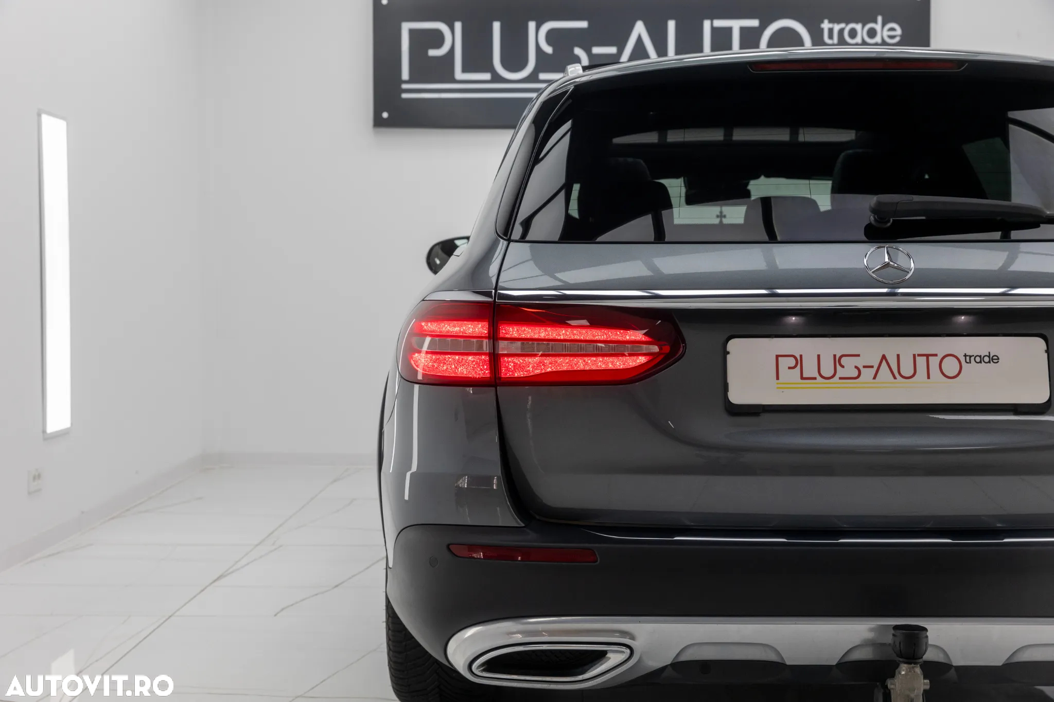 Mercedes-Benz E 220 d 4Matic 9G-TRONIC Avantgarde - 18