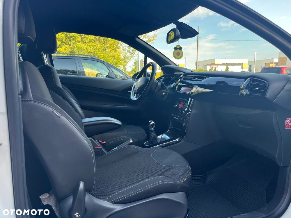 Citroën DS3 1.6 VTi SoChic - 11