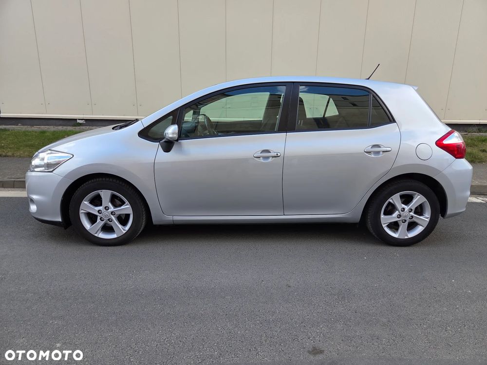 Toyota Auris 1.6 Valvematic Executive - 4