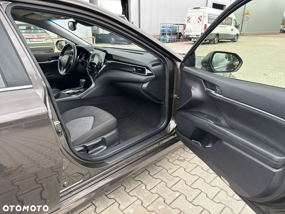 Toyota Camry 2.5 Hybrid Comfort CVT - 19