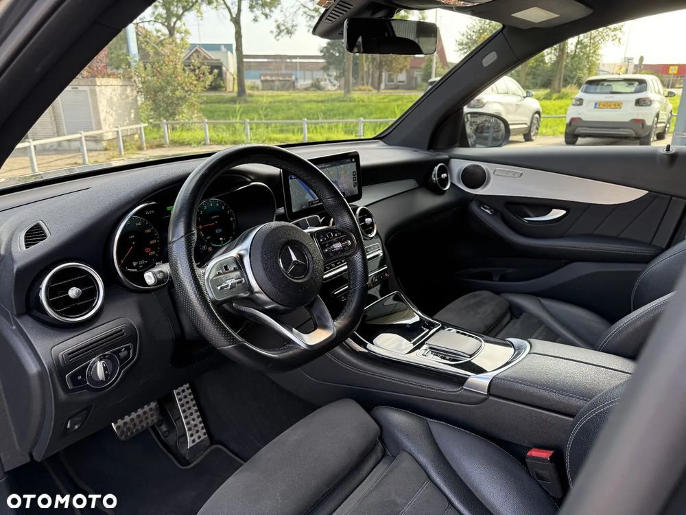 Mercedes-Benz GLC 300 e 4-Matic - 4
