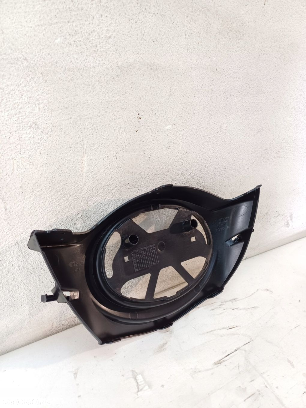 GRILL ATRAPA ZNACZEK ZDERZAKA PRZÓD TOYOTA AURIS II 2 12- - 9