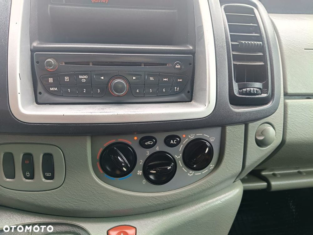 Opel Vivaro - 24