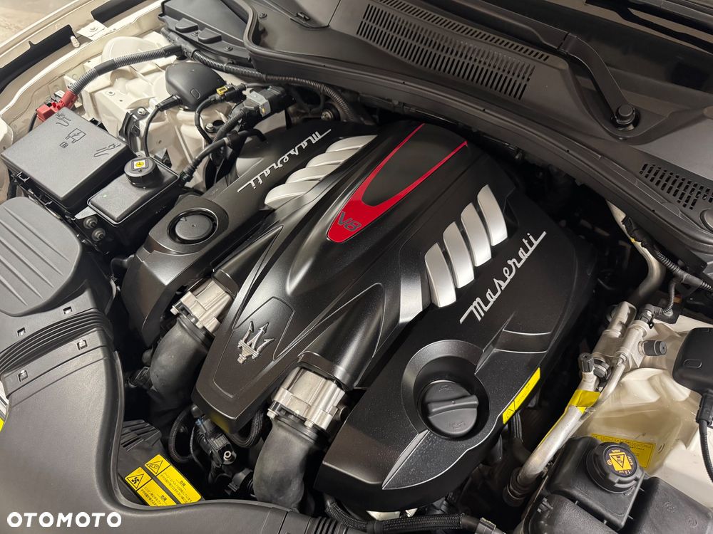 Maserati Quattroporte GTS - 35