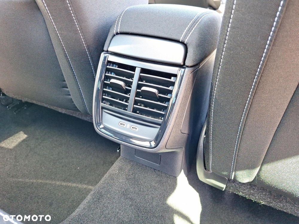 Skoda Kamiq 1.5 TSI Monte Carlo DSG - 32