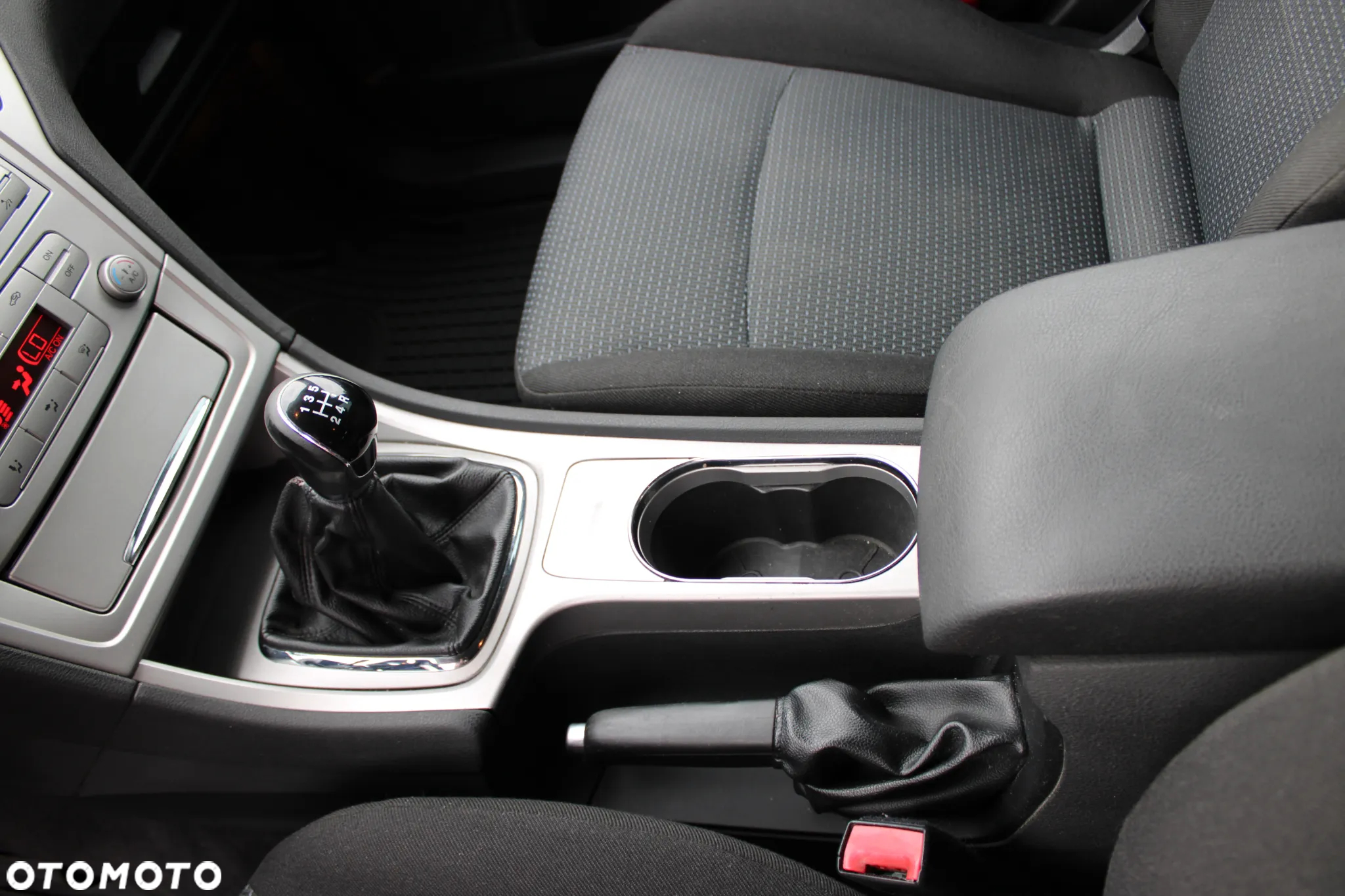 Ford Mondeo 2.0 FF Ghia - 20
