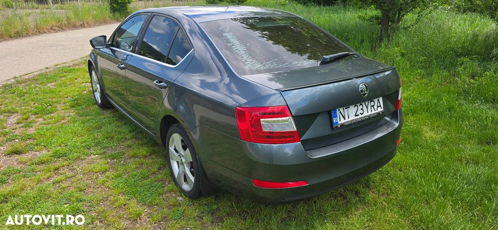 Skoda Octavia 2.0 TDI Style - 4