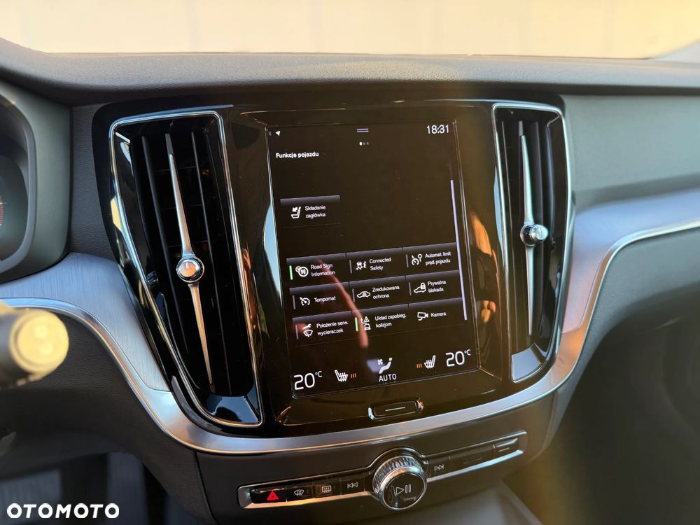 Volvo V60 B4 D Geartronic Momentum - 23