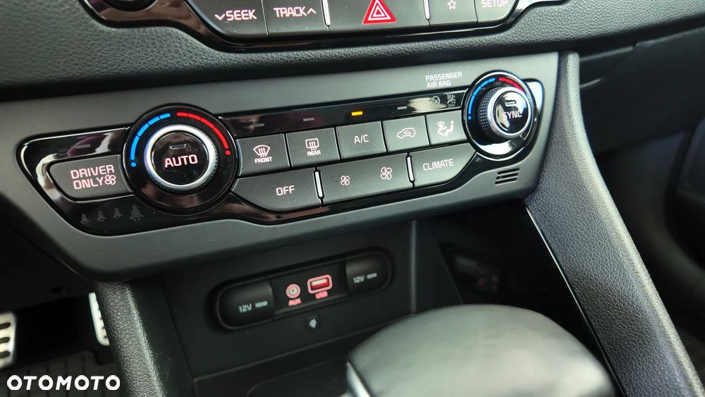 Kia Niro 1.6 GDI PHEV 2WD Vision - 22