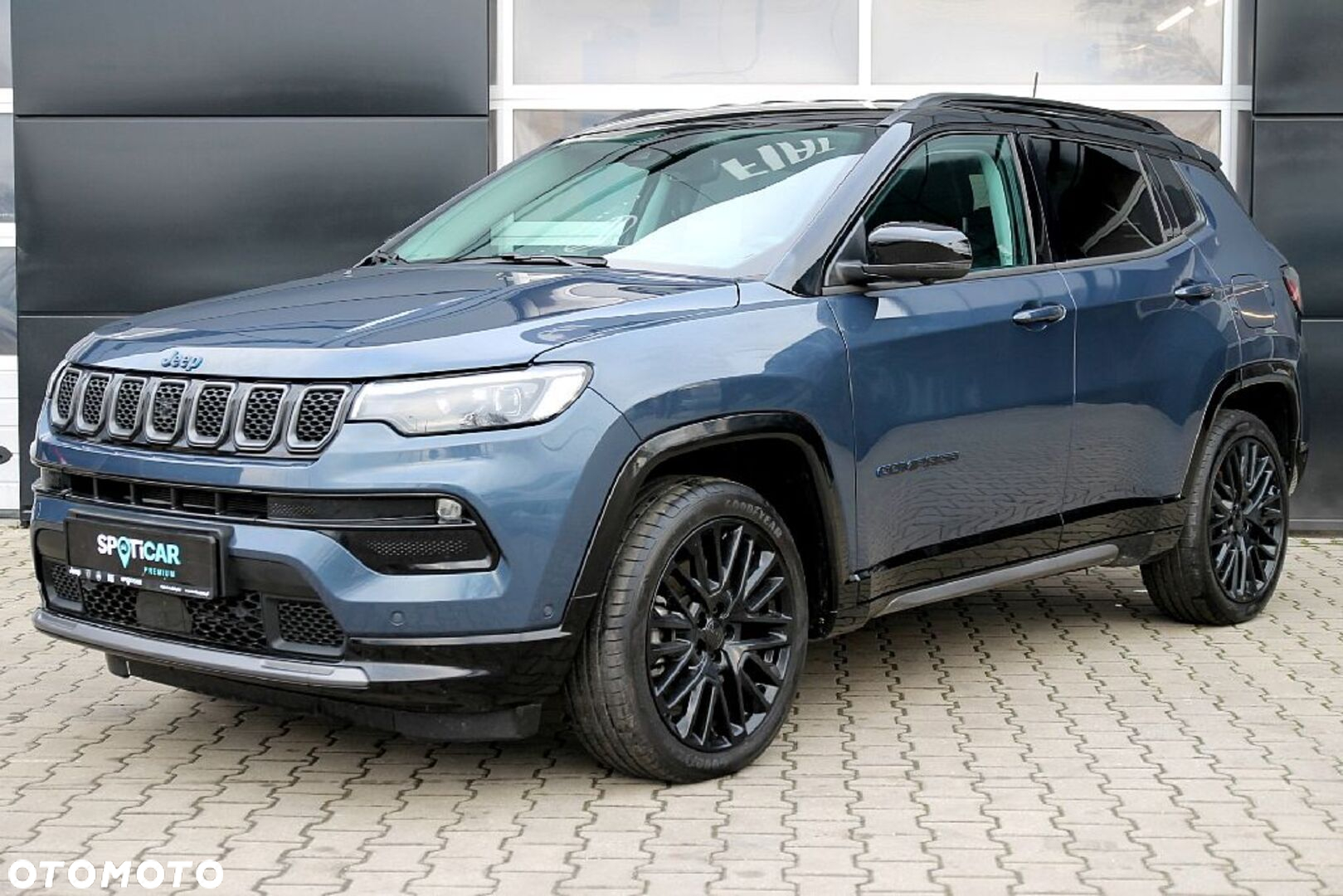 Jeep Compass - 33