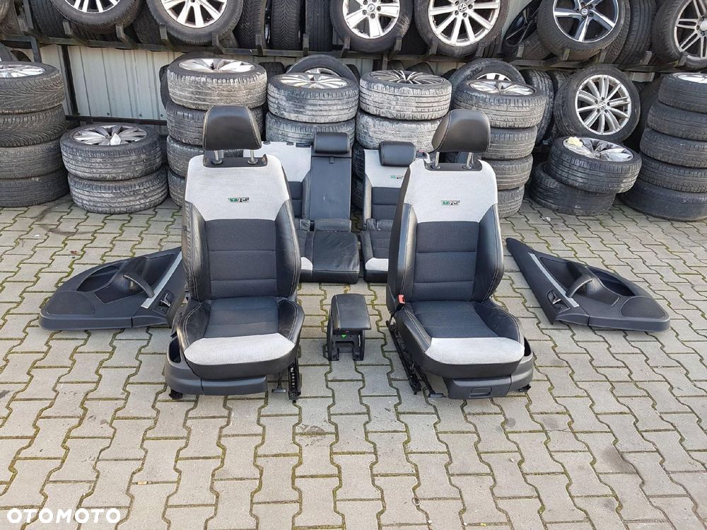 SKODA OCTAVIA 2 II HB VRS RS FOTELE KANAPA - 1