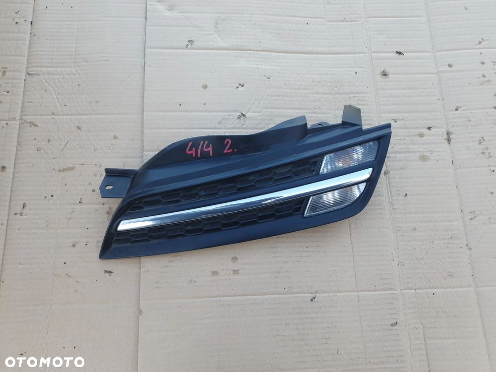 NISSAN MICRA K12 LIFT Kierunkowskaz grill nerka lewa - 1
