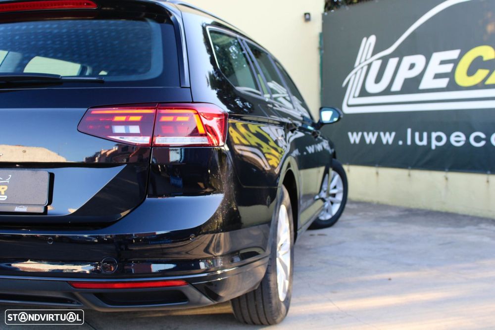 VW Passat Variant 2.0 TDi Business DSG - 19