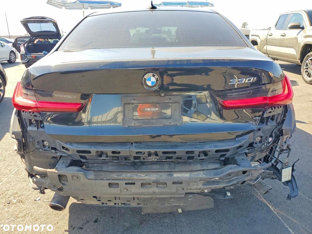 BMW Seria 3 330i Edition Luxury Line Purity - 7