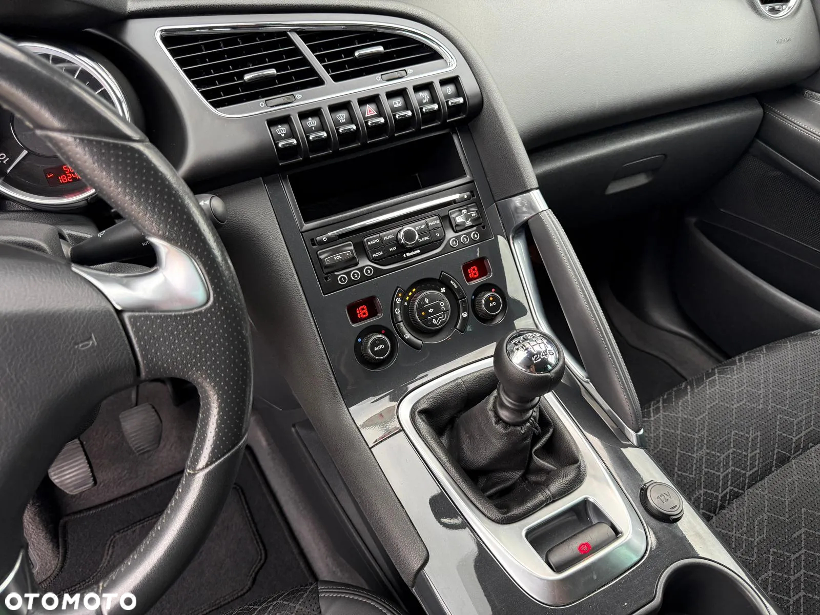 Peugeot 3008 HDi FAP 115 Roland Garros - 30