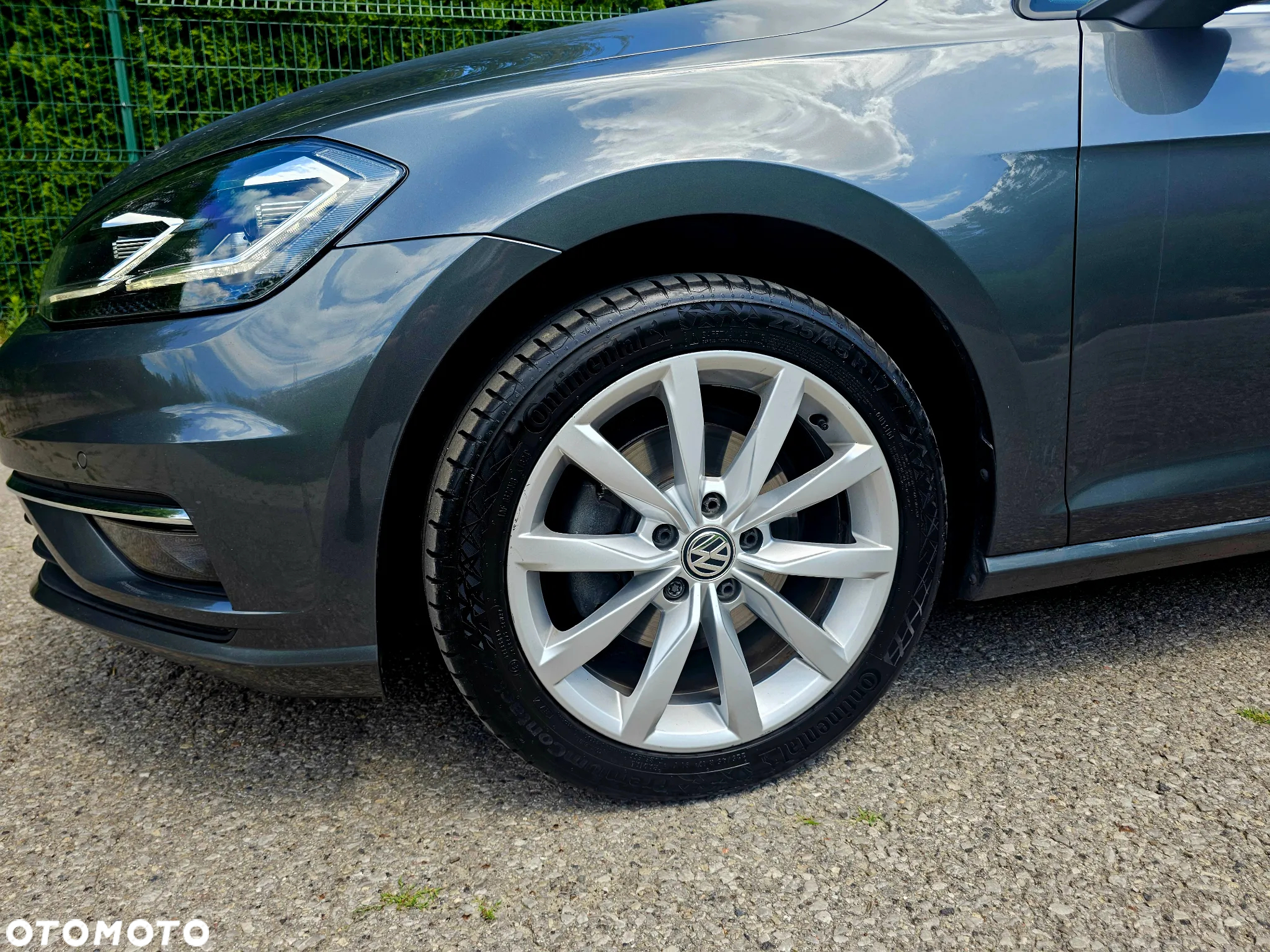 Volkswagen Golf - 11