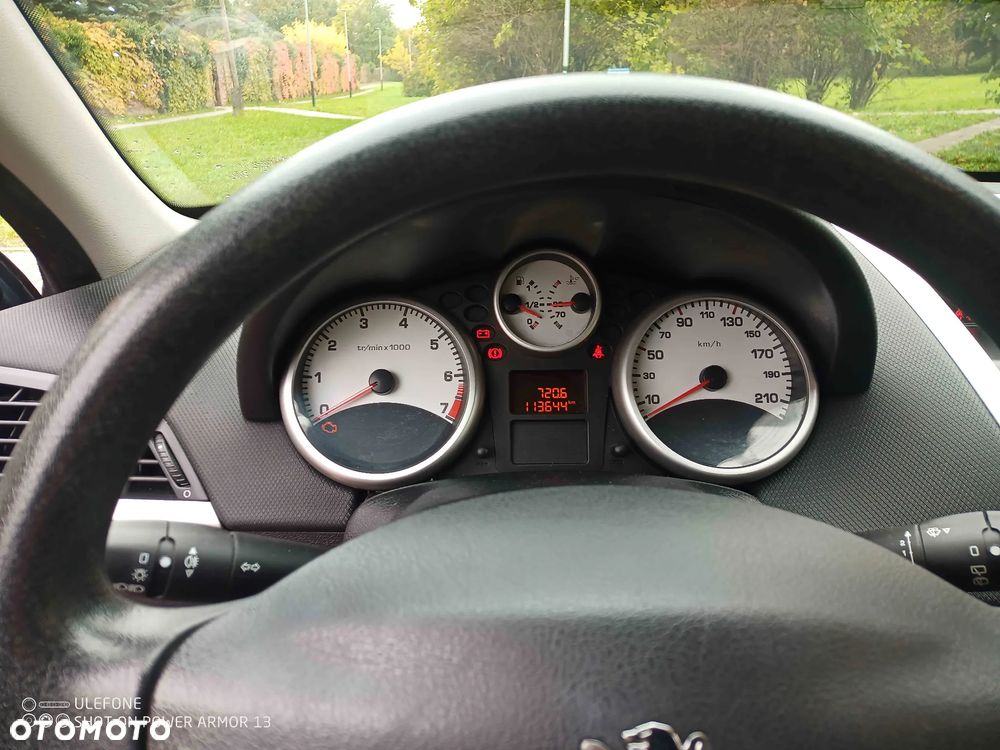 Peugeot 207 - 12