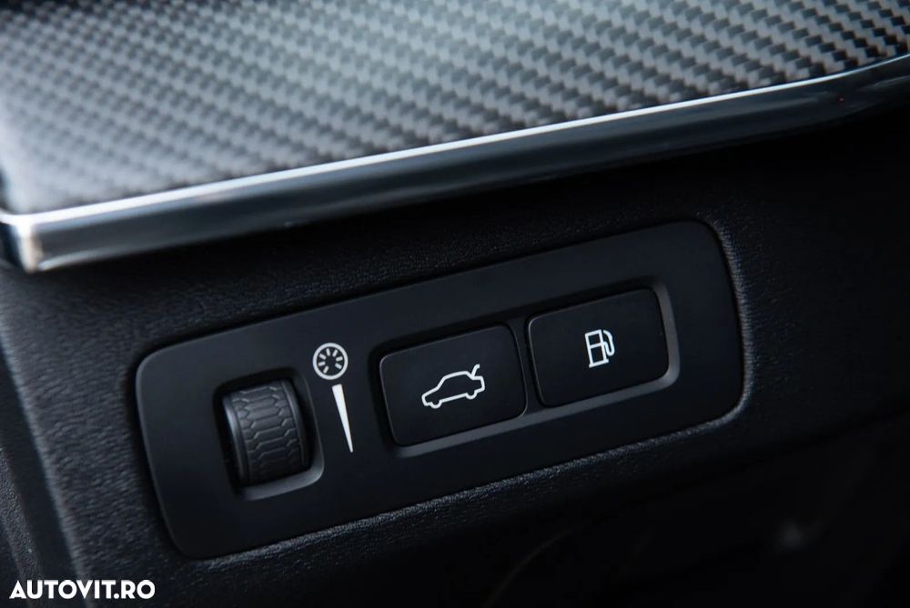 Volvo XC 90 T8 Twin Engine AWD R-Design - 27