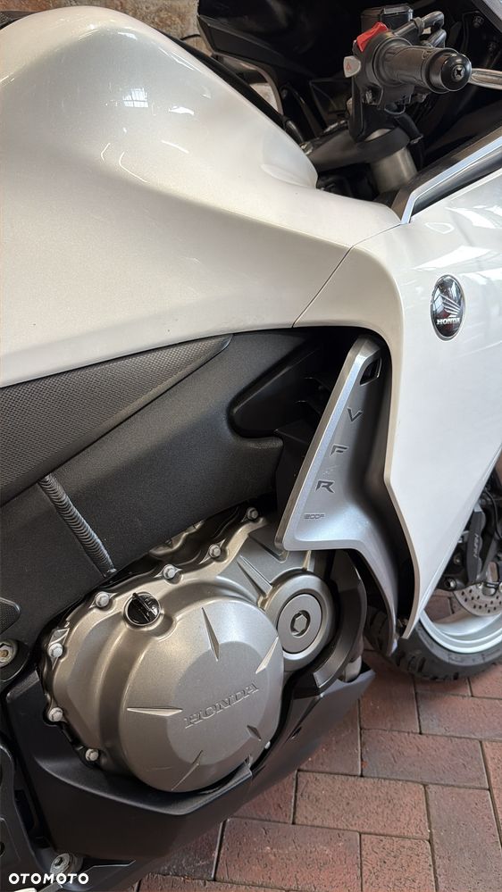 Honda VFR - 14