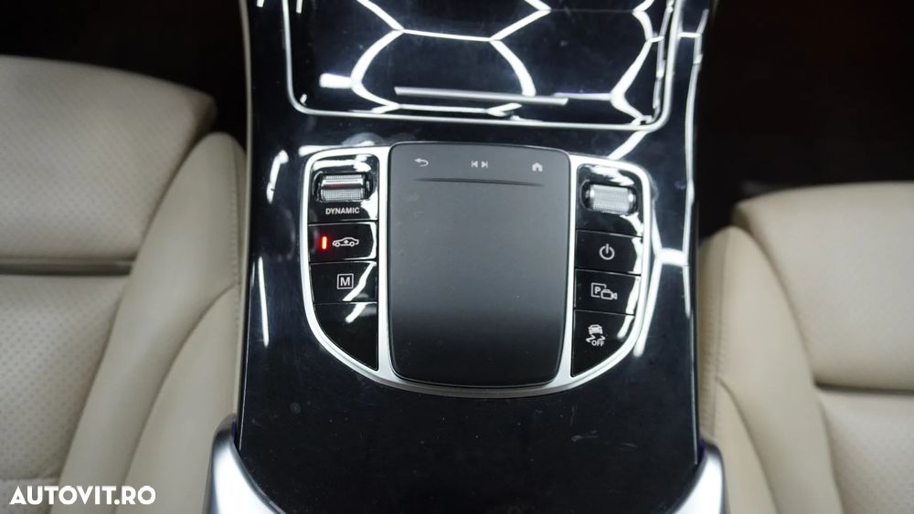 Mercedes-Benz GLC 300 e 4MATIC - 22