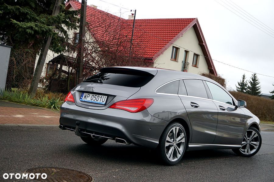 Mercedes-Benz CLA 180 Peak Edition - 2