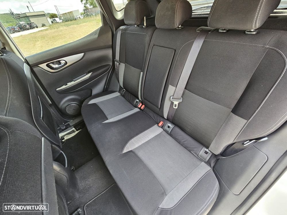 Nissan Qashqai 1.6 dCi N-Connecta 18 RS+PS - 24