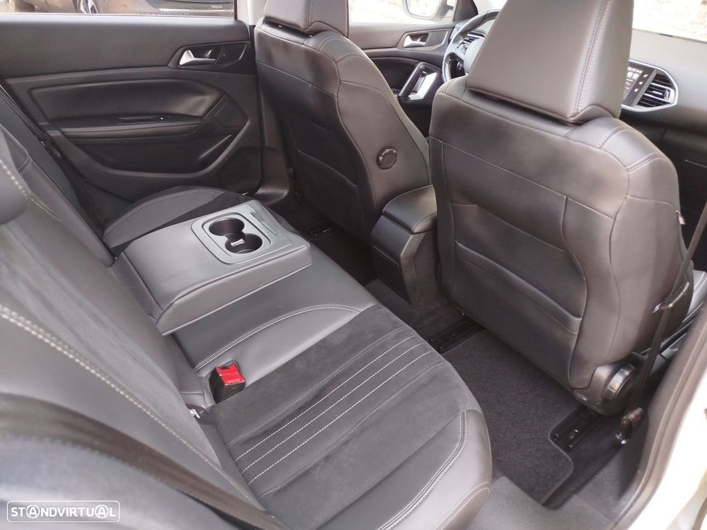 Peugeot 308 PureTech 130 Allure - 26