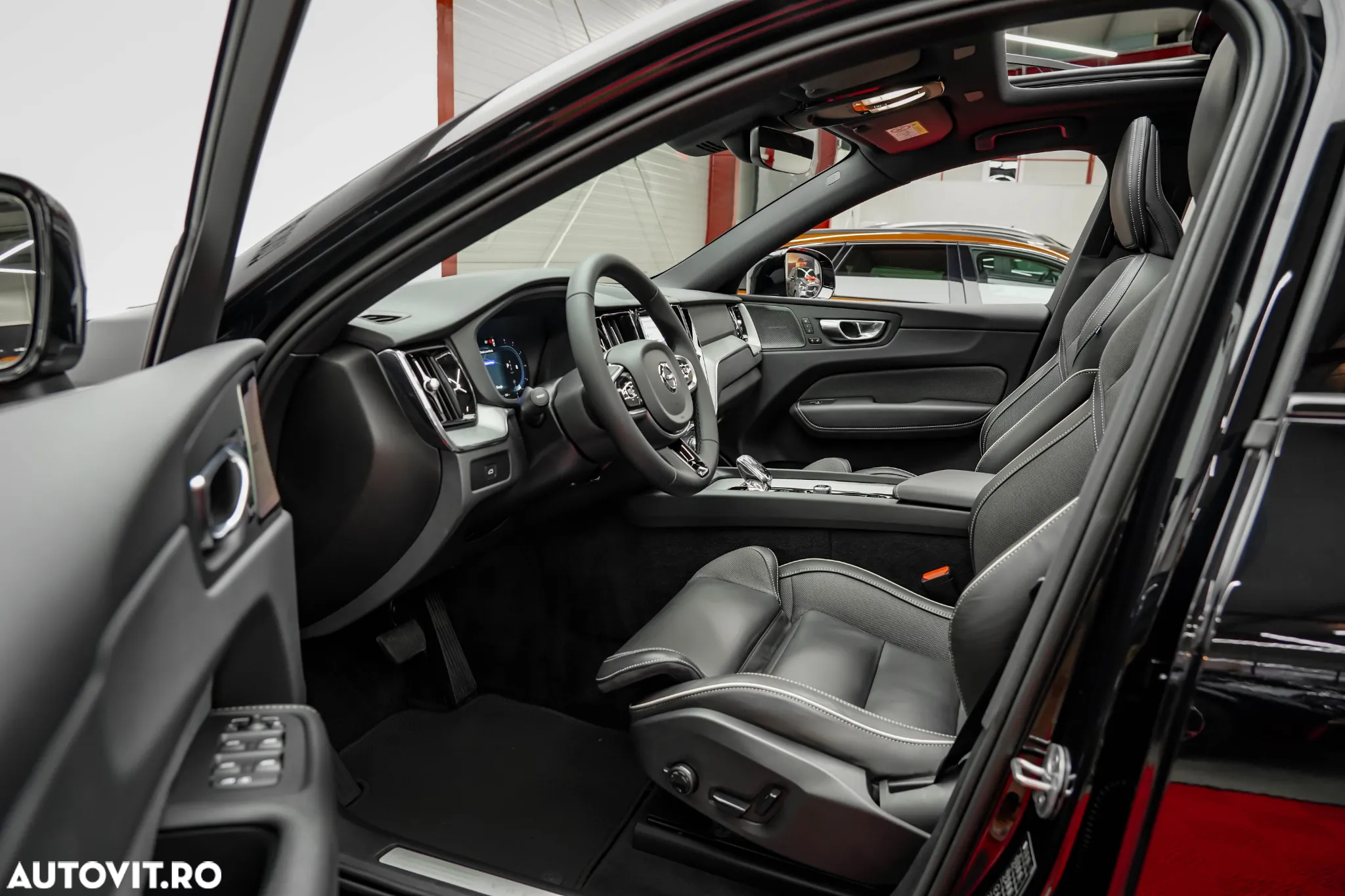 Volvo XC 60 B4 D Plus Dark - 4