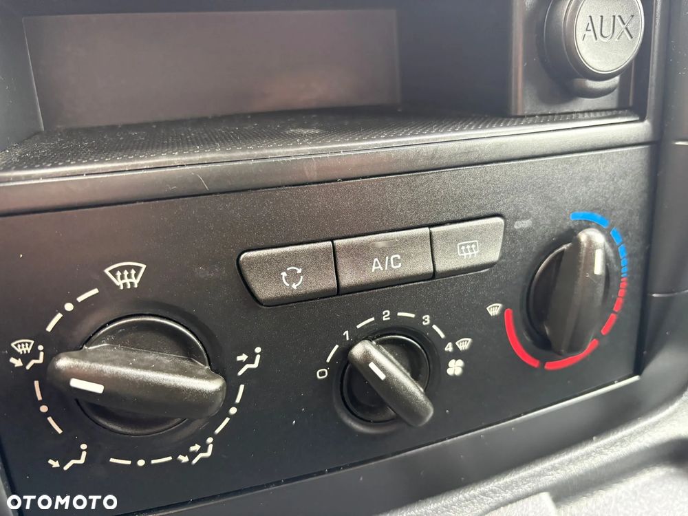 Peugeot 308 1.6 HDi Premium - 16