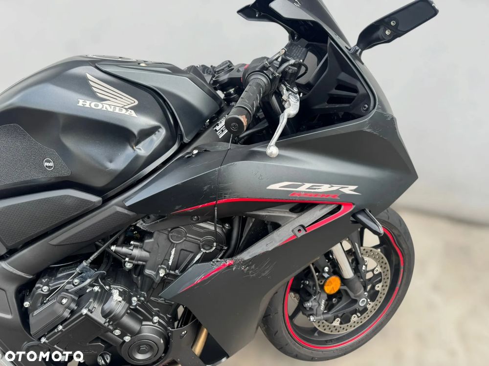 Honda CBR - 27