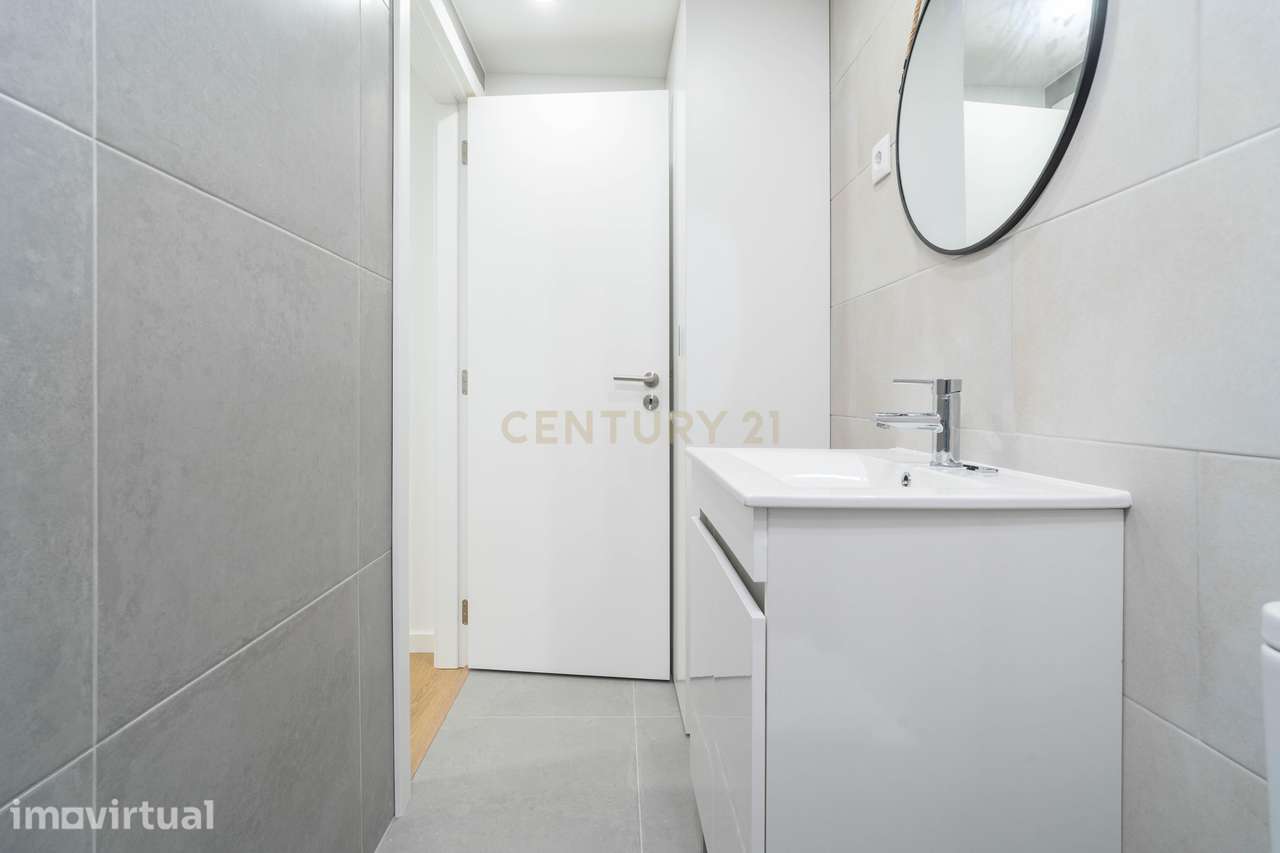 Apartamento transformado em Dois estúdios junto à Praça da República - Grande imagem: 3/16