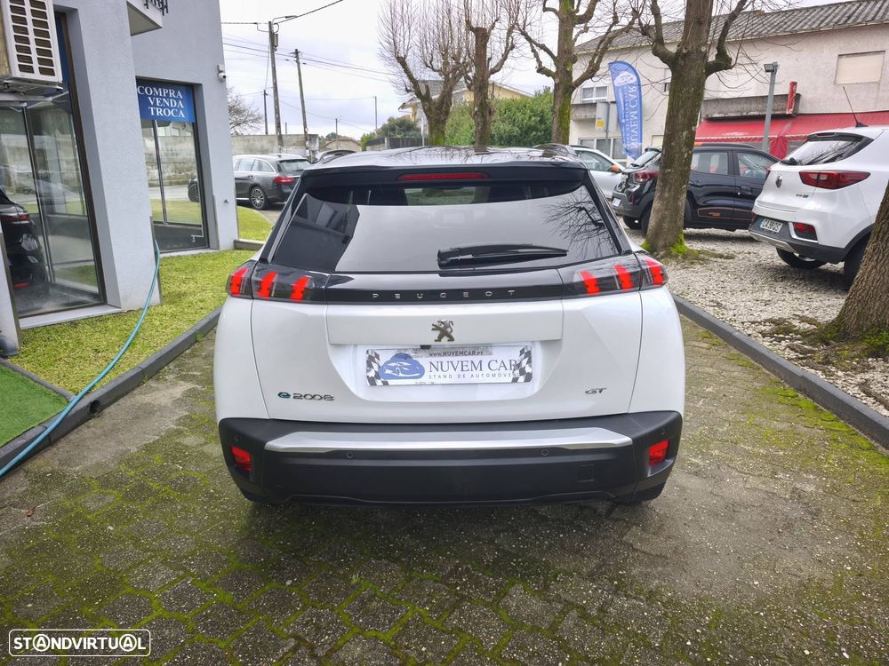 Peugeot e-2008 50 kWh GT - 6