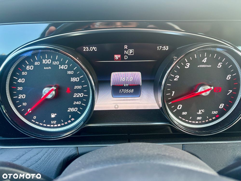 Mercedes-Benz Klasa E 400 4Matic 9G-TRONIC Avantgarde - 18
