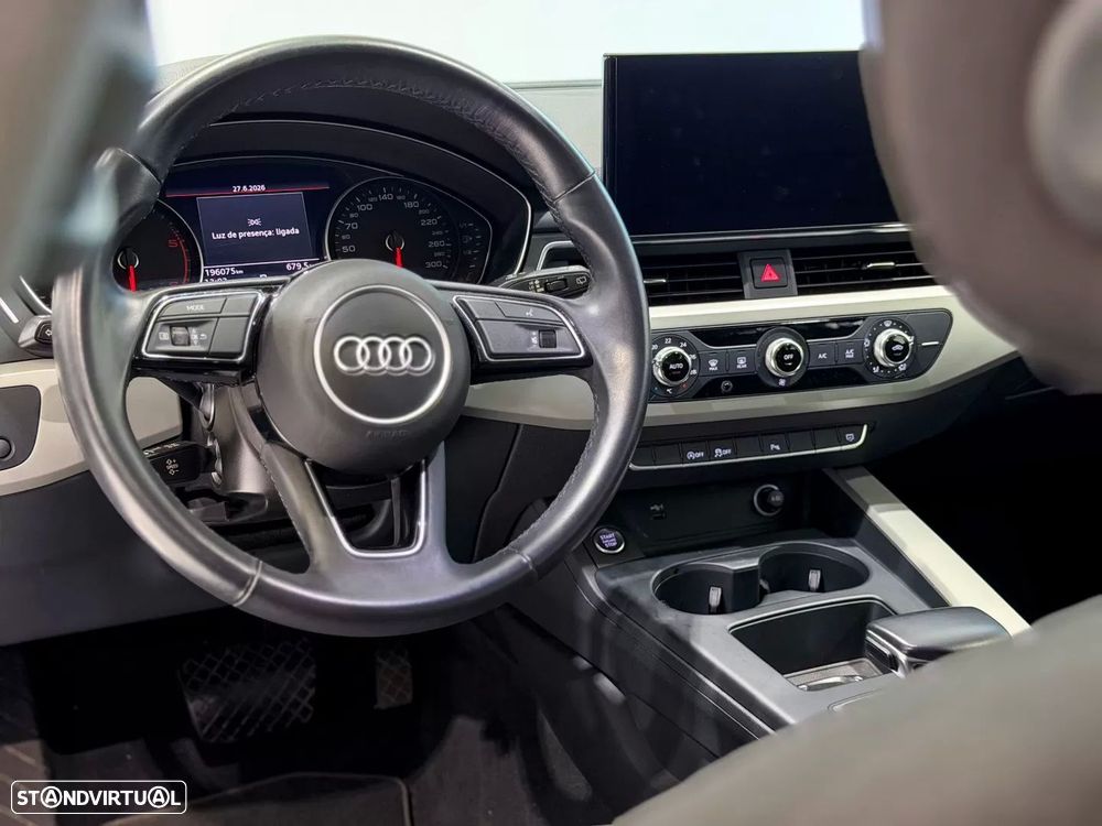 Audi A4 Avant 30 TDI S tronic - 3