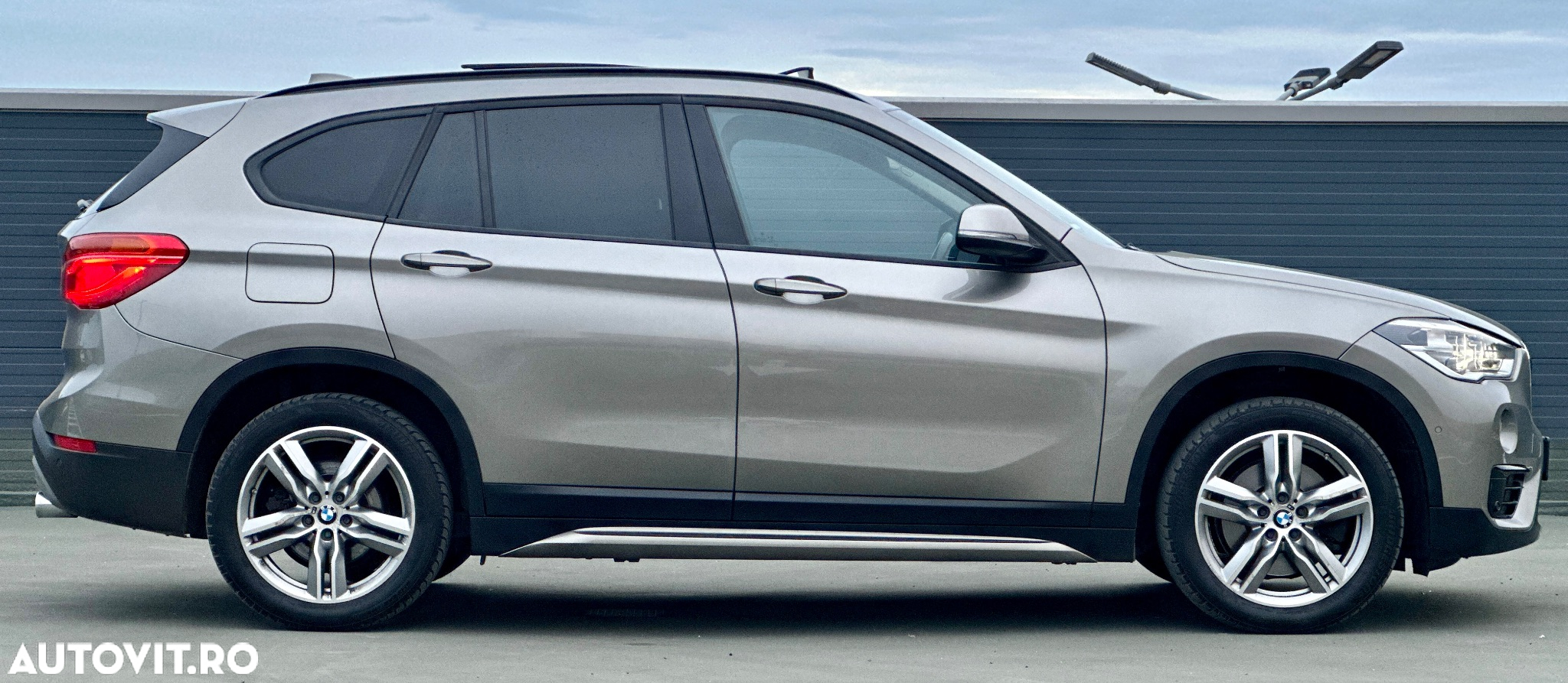 BMW X1 xDrive20d Aut. Sport Line - 3