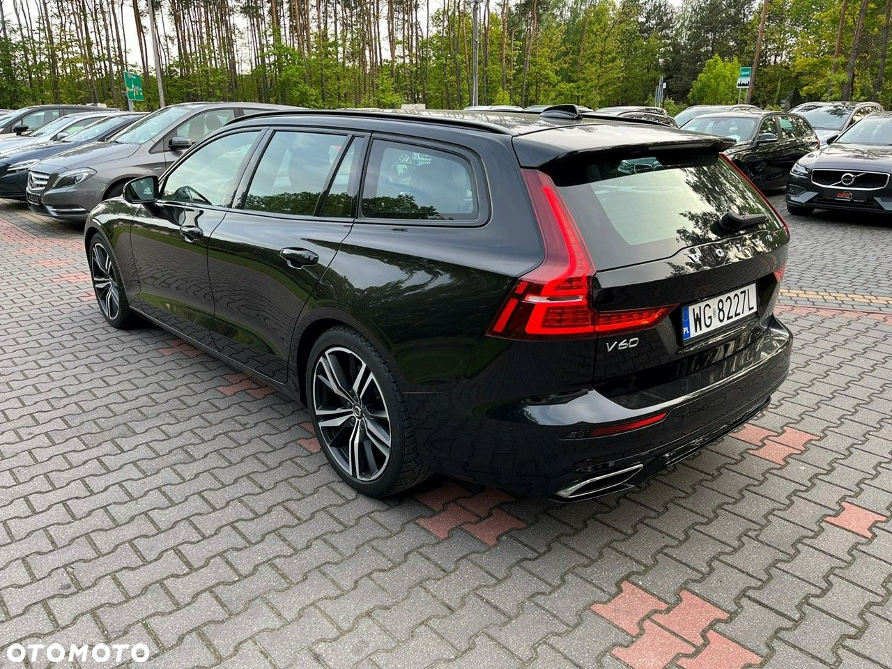 Volvo V60 T4 R-Design - 2